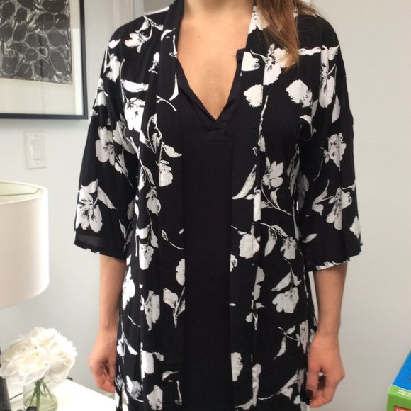 Black & White Daniadown Short Kimono - Picture 1 of 3